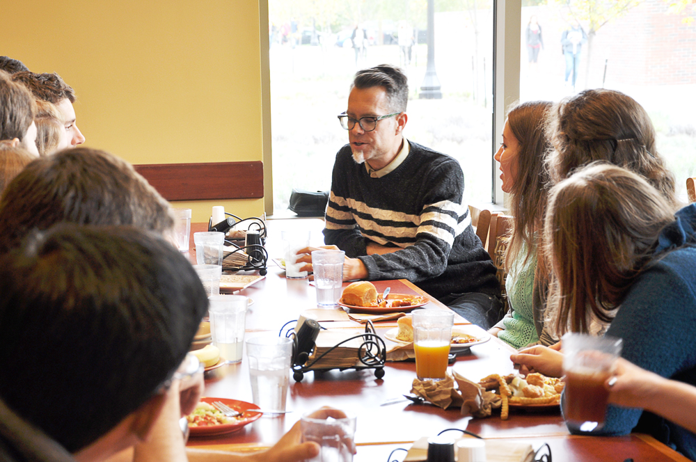 Rusty Reuff dines with students