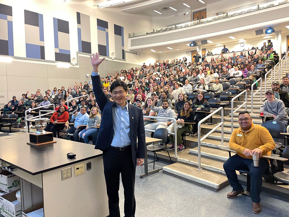 Purdue President Mung Chiang addressed RAs and RECs at a training session prior to spring semester.