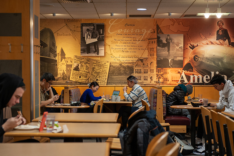 Students eating in Earhart Dining Court.