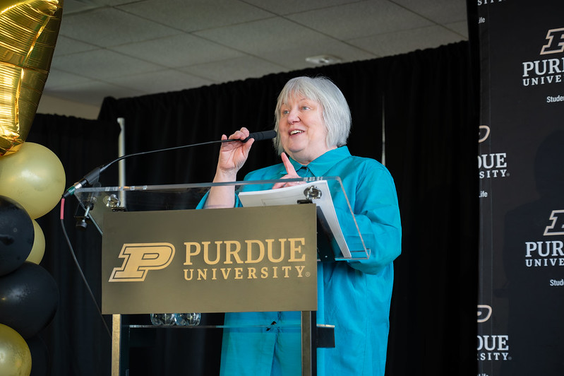 Teresa Roche addresses Student Life Honors banquet